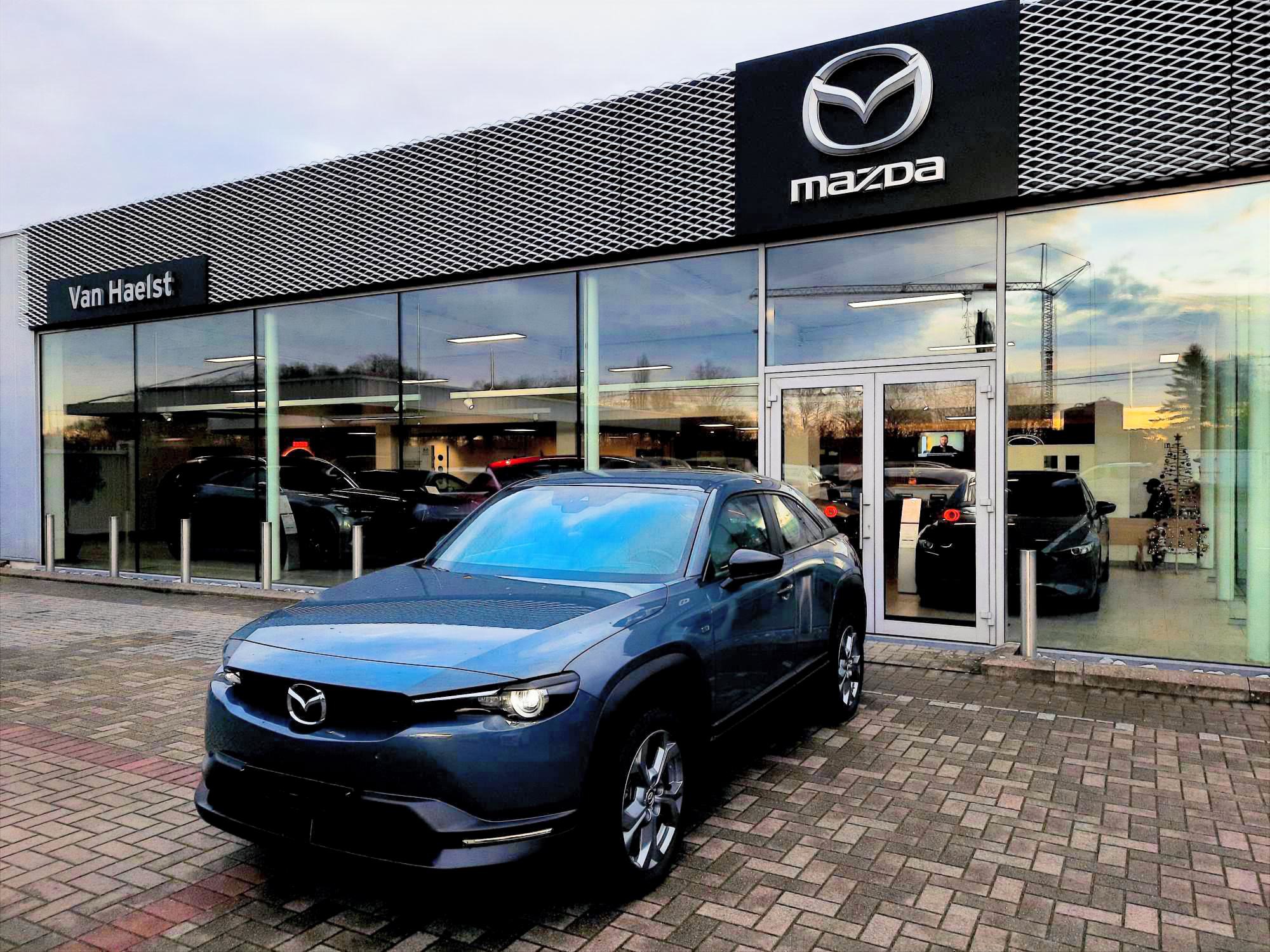 MX-30 5DR WGN 35,5 kWh e-SKYACTIV 145 hp Exclusive-line POLYMETAL GRAY