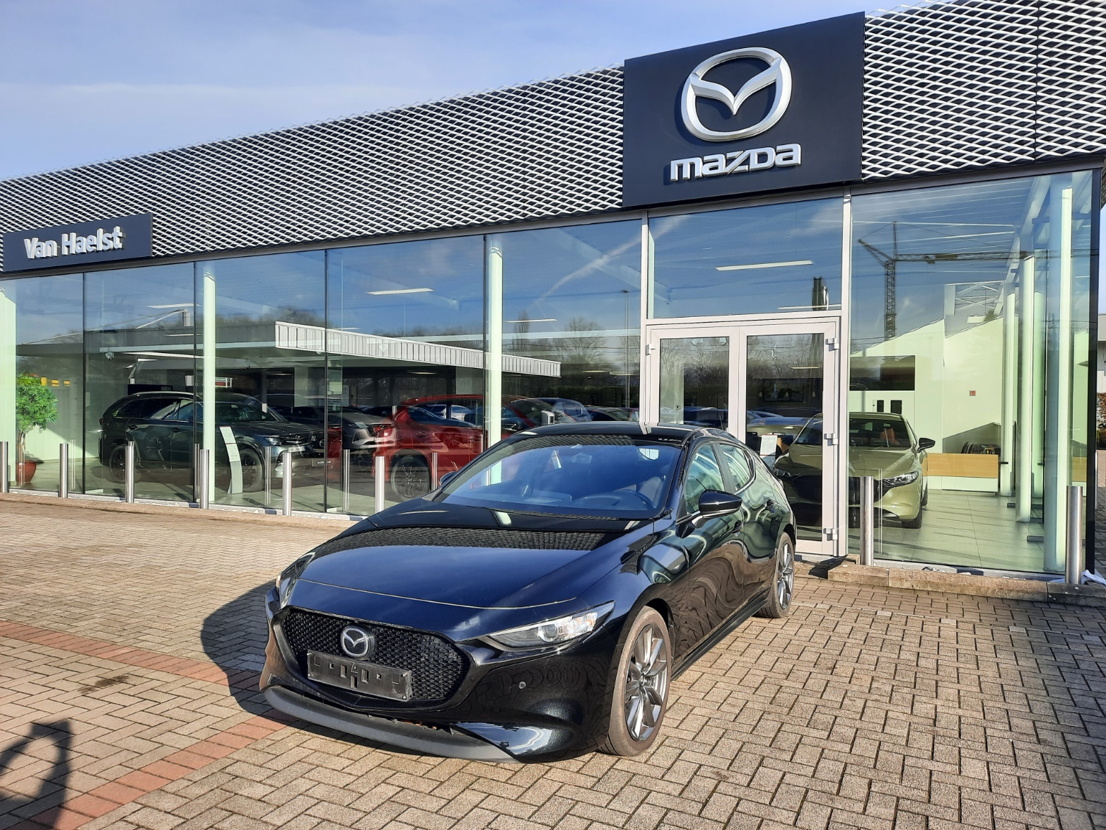 All New Mazda3 PT 5DR HATCH 2.0L SKYACTIV-G 122 hp Mazda M Hybrid 6MT SKYDRIVE Jet black