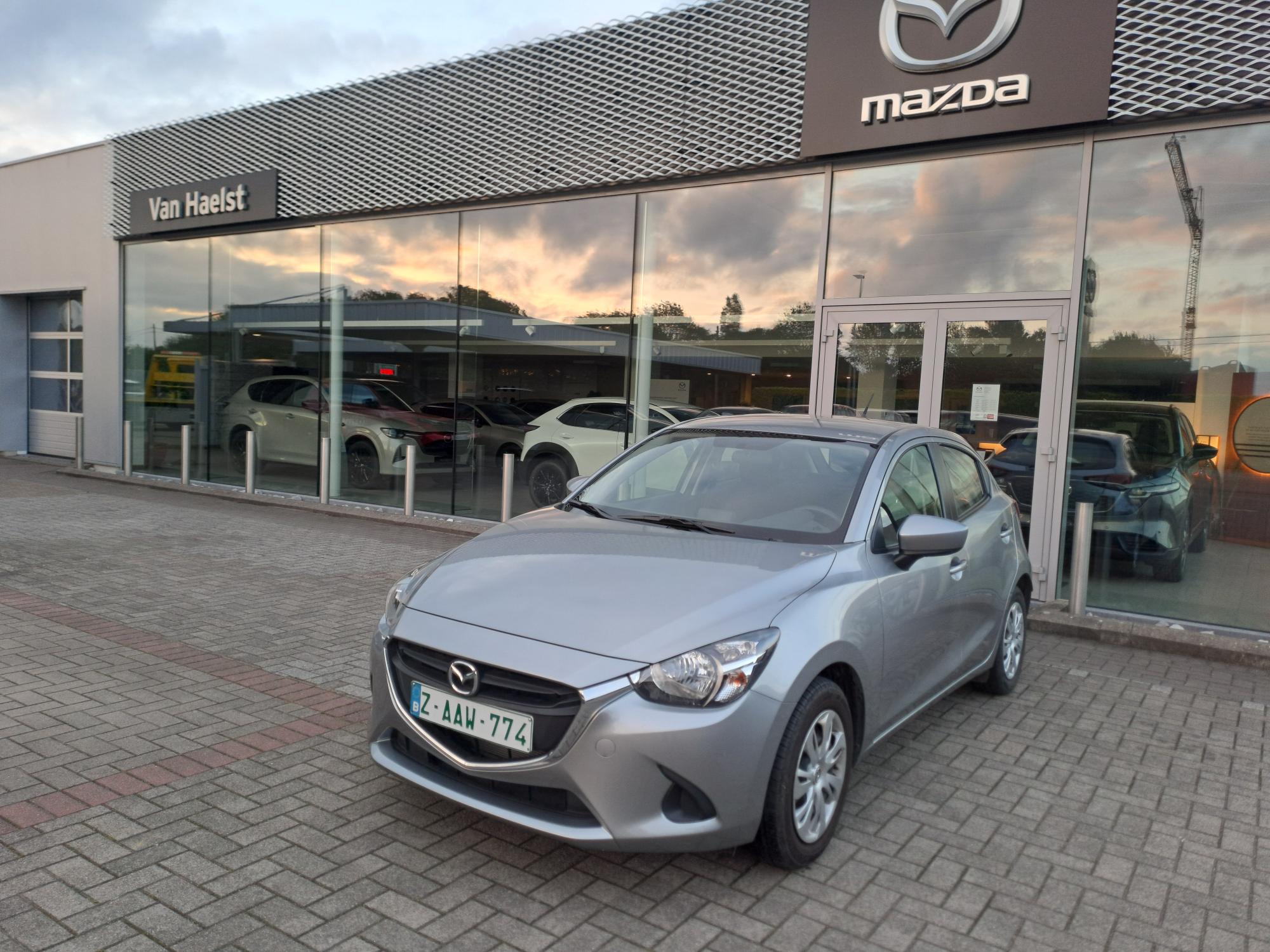 Mazda2 5DR HATCH 1.5L SKYACTIV-G 75 hp Skydrive 5MT Aluminum 