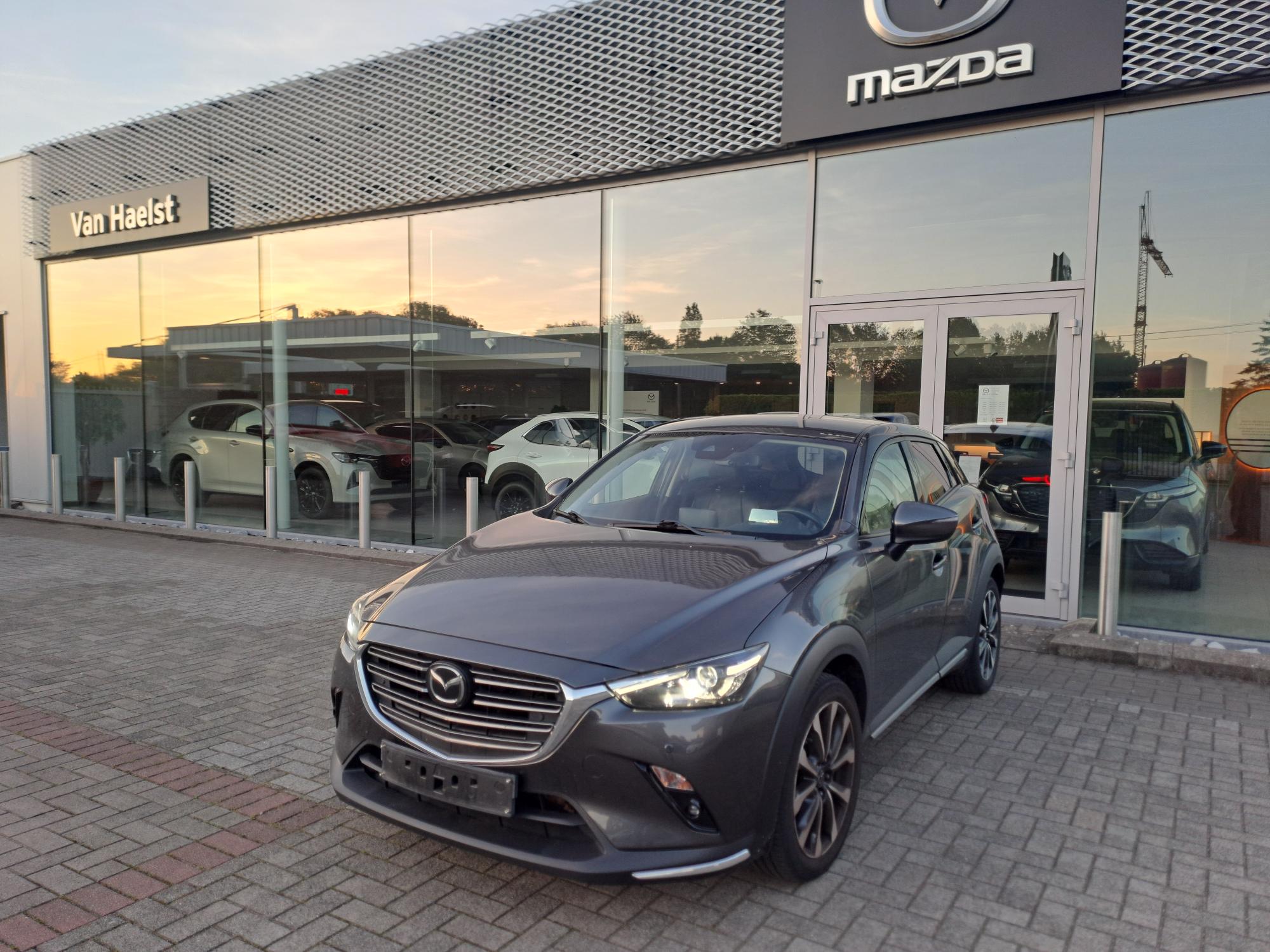 CX-3 5DR WGN SKYACTIV-G 121 hp Skycruise 6AT + black leather Machine Grey