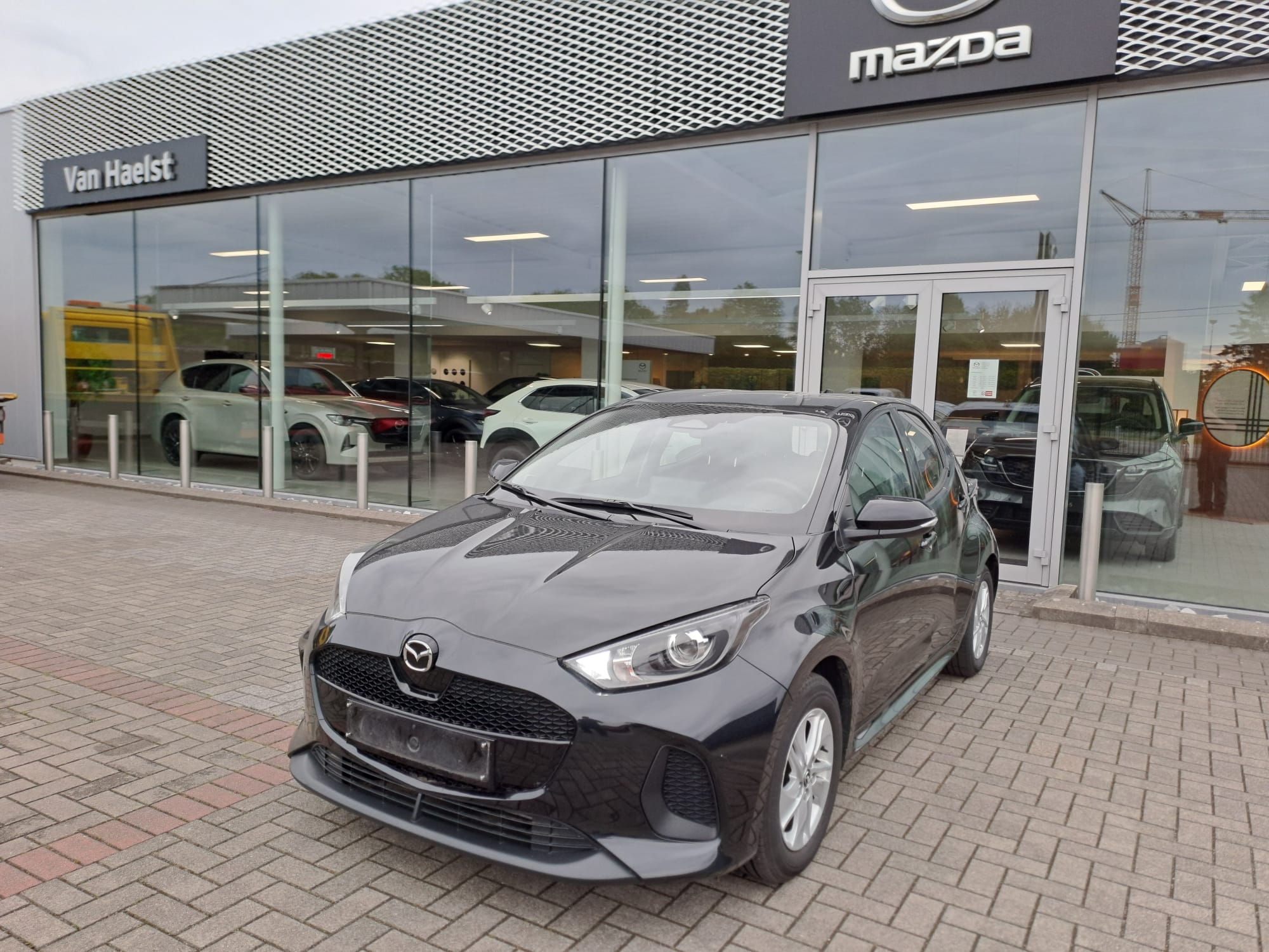 Mazda2 Hybrid MY2024 Euro 6e-bis 5DR HATCH 1.5L Hybrid VVT-i 116 hp Centre-line CVT Opera Black 