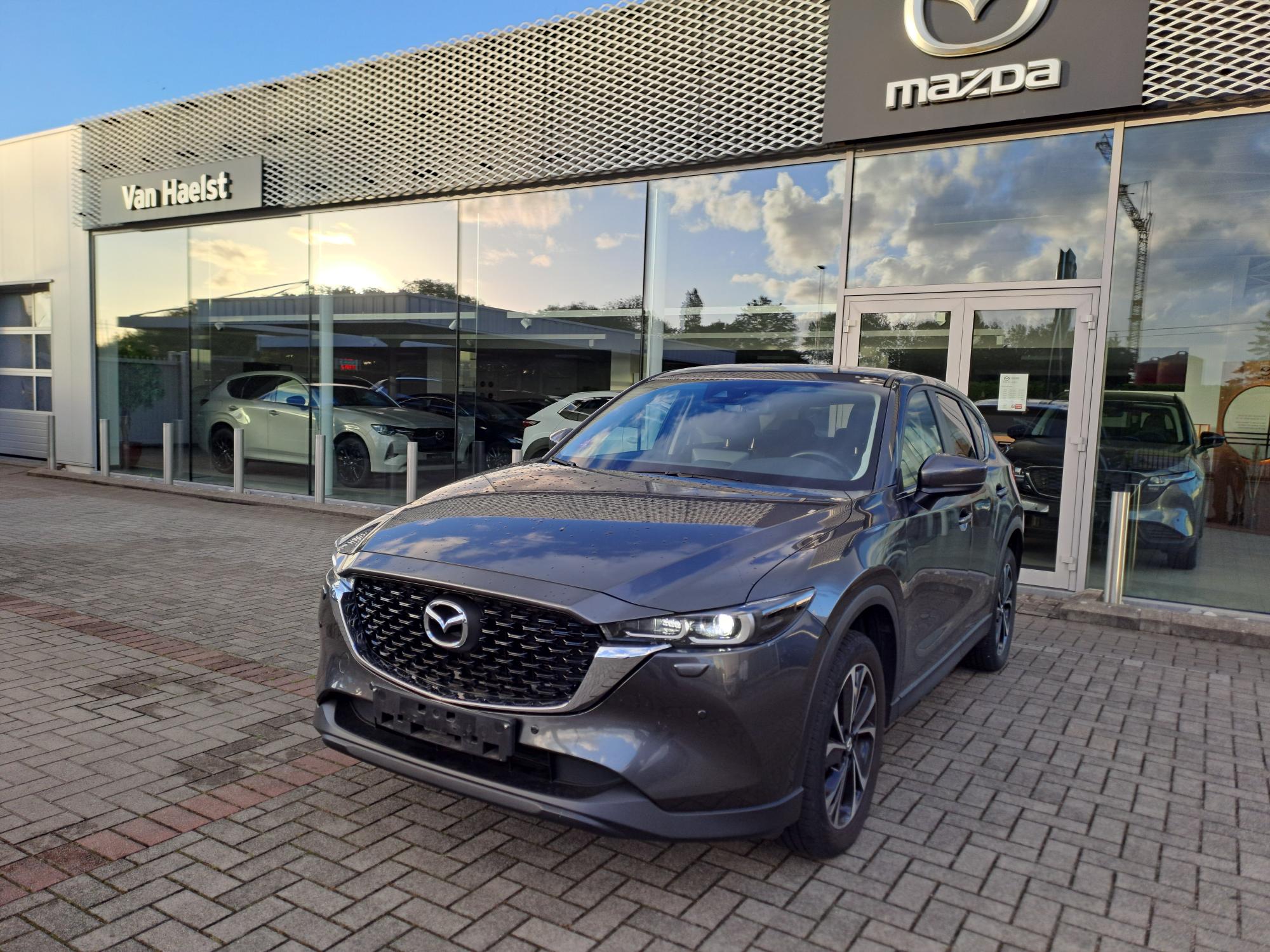 CX-5 MY2023 5DR WAGN 2.0L e-SKYACTIV G 163 hp 6MT Center-line Machine Grey