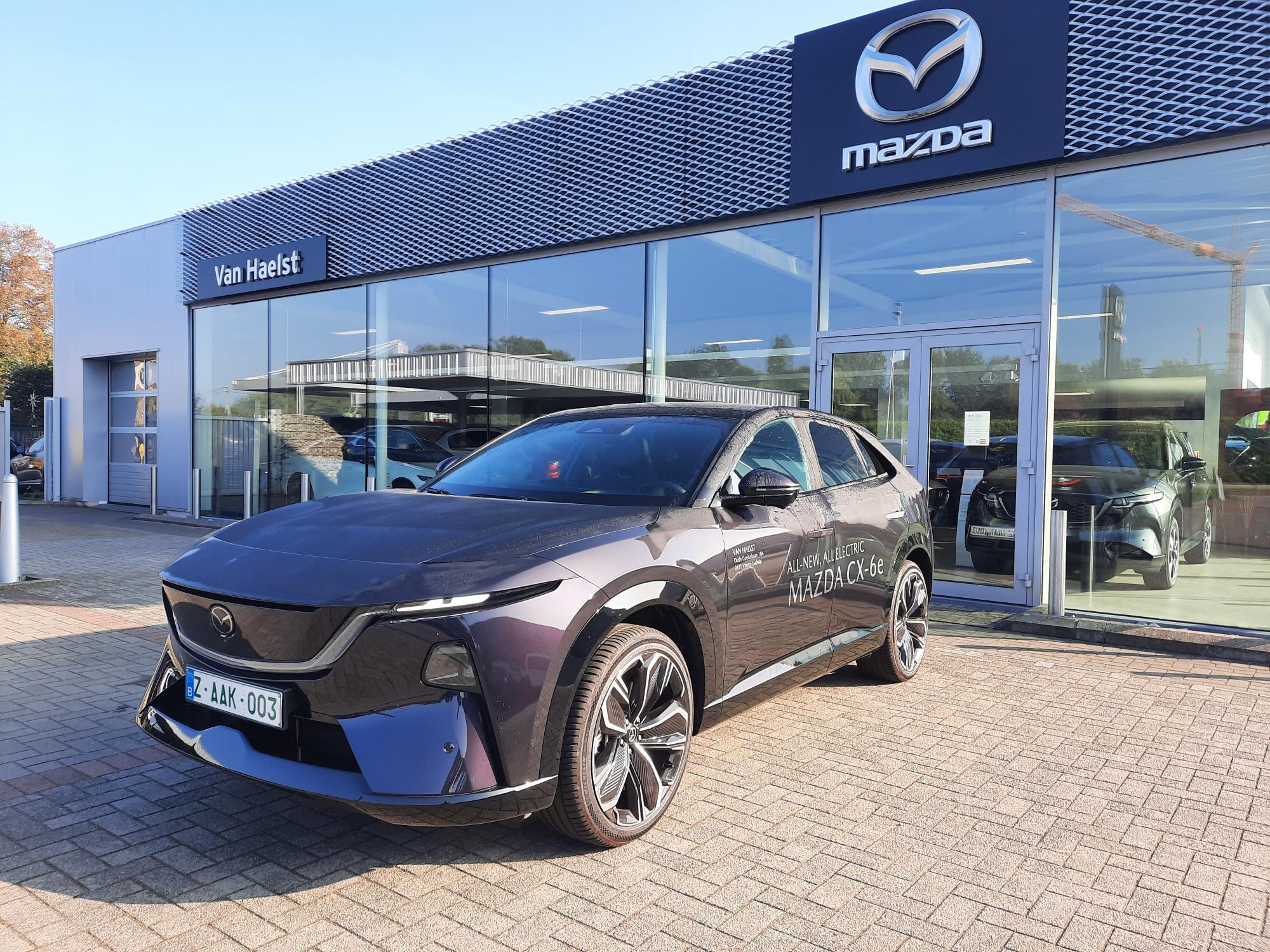 DEMO – MAZDA CX-6e 5WGN EV 78kWh 258 hp Takumi 21” Sporty Black Multi-tone Nightfall Violet – Black