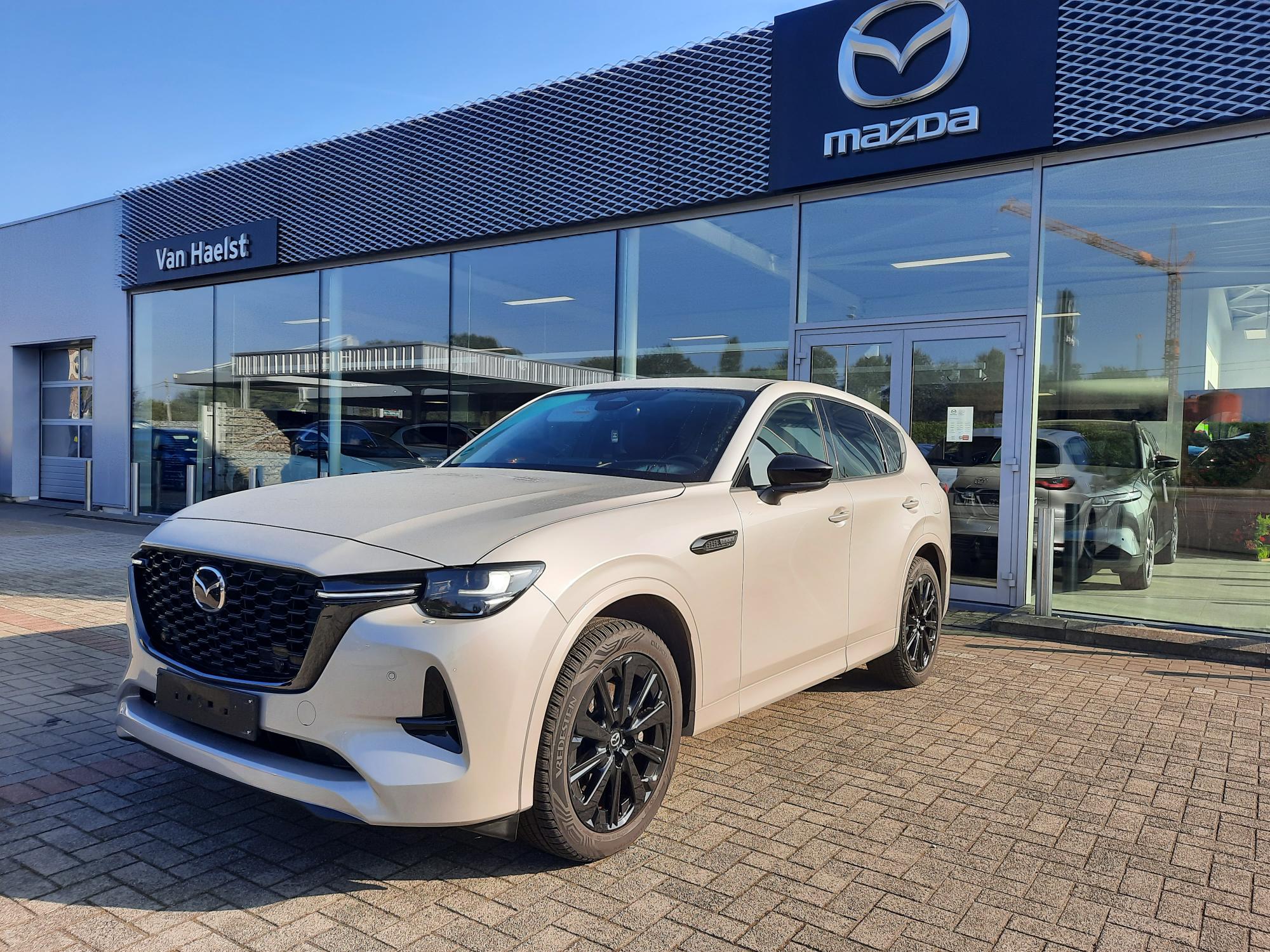 CX-60 2022 5WGN 2.5L e-SKYACTIV PHEV 327 hp 8AT AWD HOMURA CON-P DRI-P COM-P PLG w/o kick Platinum Quartz