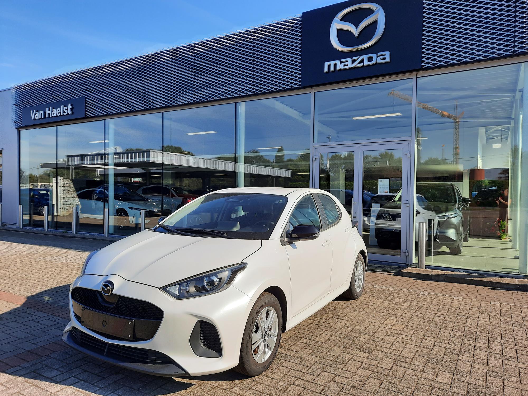 Mazda2 Hybrid MY2024 Euro 6e-bis 5DR HATCH 1.5L Hybrid VVT-i 116 hp Centre-line CVT Northern White Pearl 