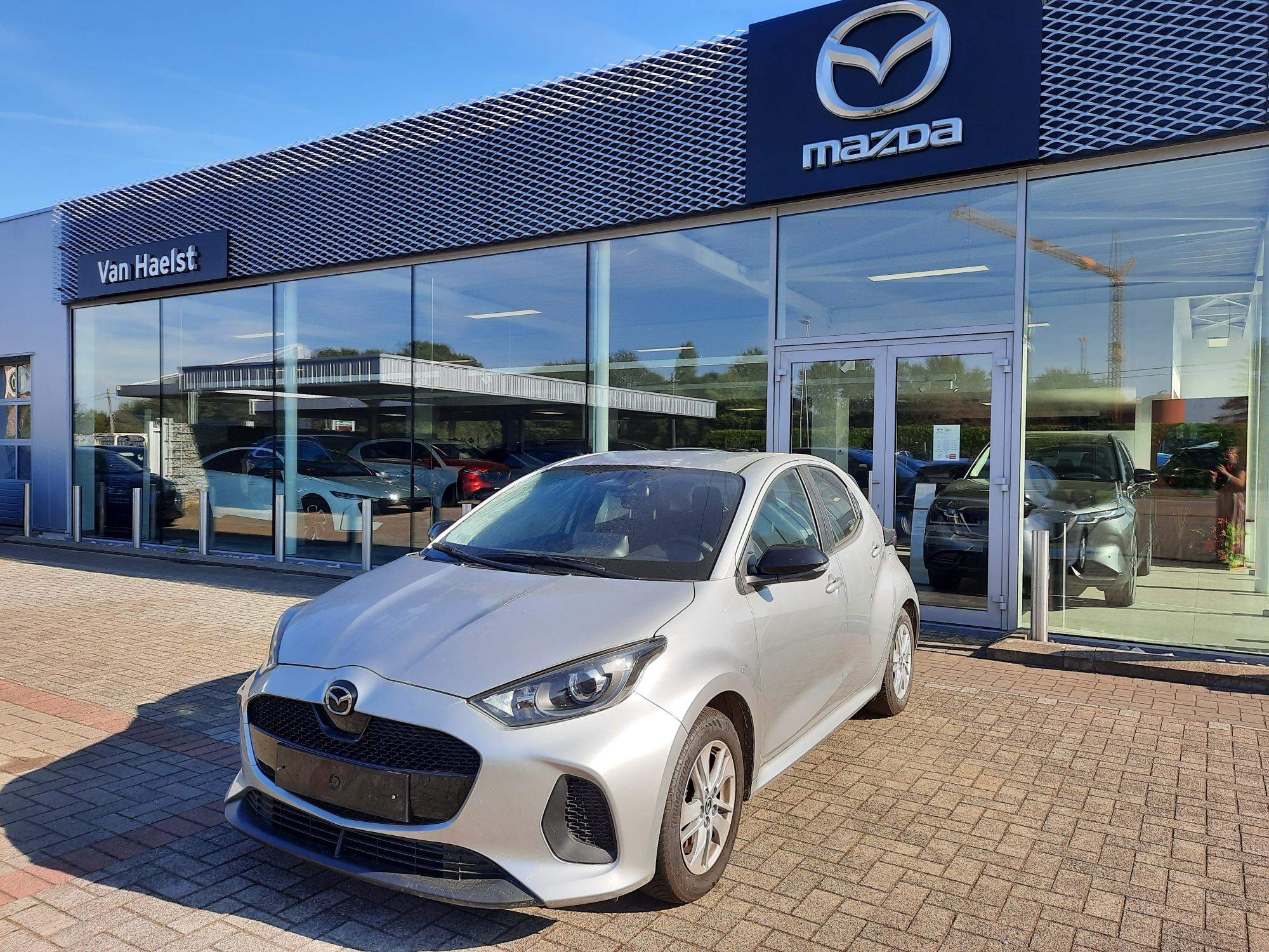 Mazda2 Hybrid MY2024 Euro 6e-bis 5DR HATCH 1.5L Hybrid VVT-i 116 hp Centre-line CVT Stormy Silver